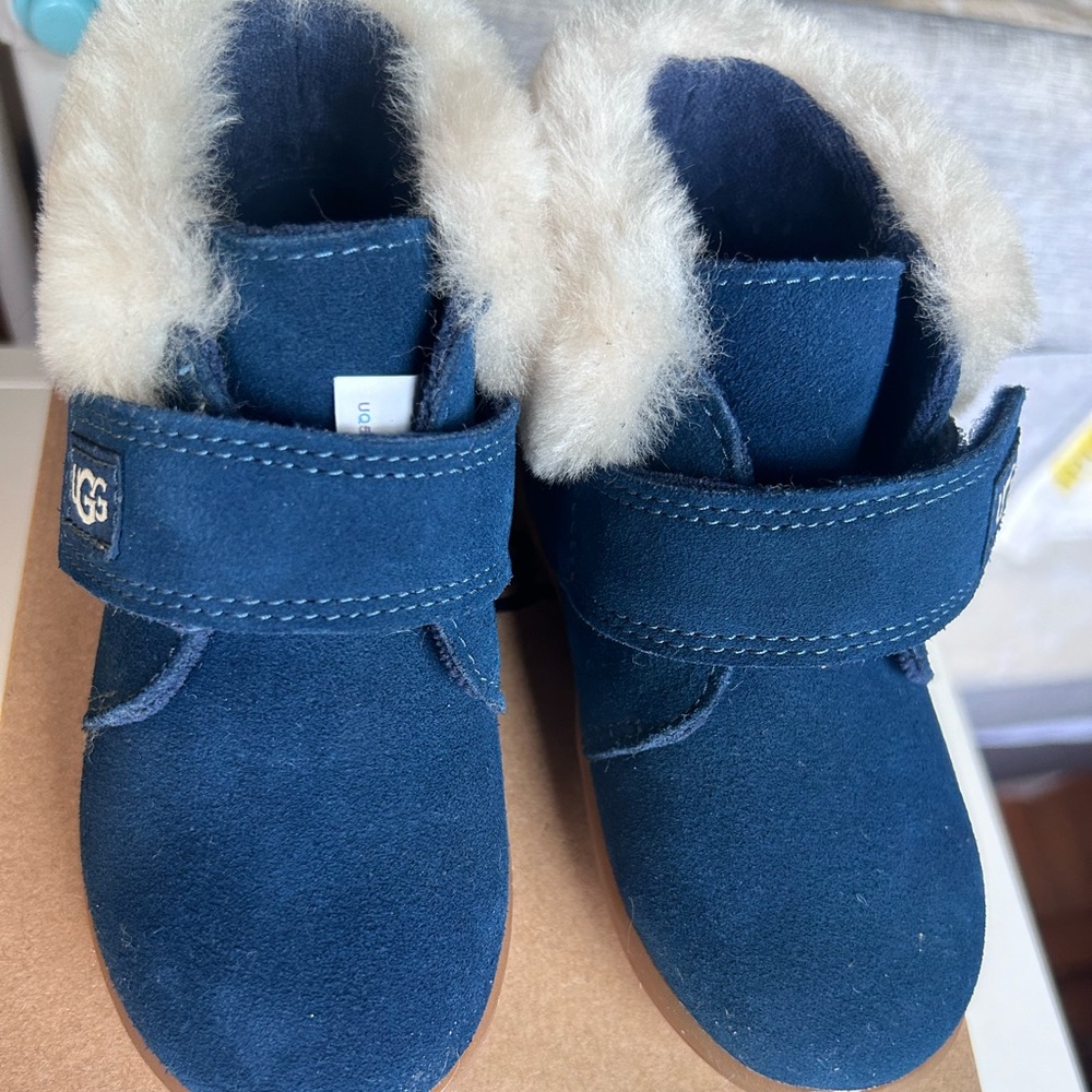 NEW UGG toddler boots
